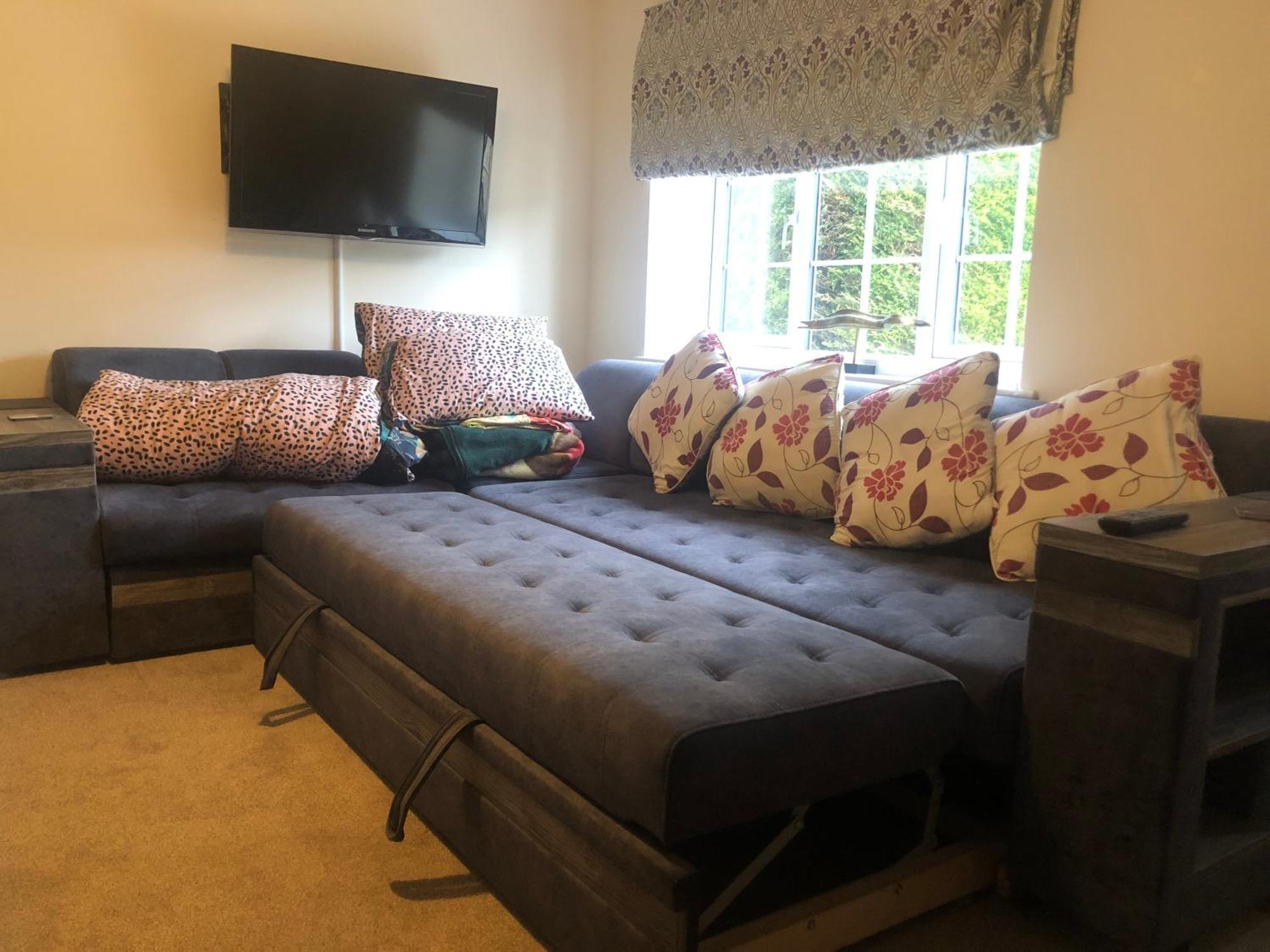 Entire Guest Suite With Gated Property Broad Blunsdon 外观 照片